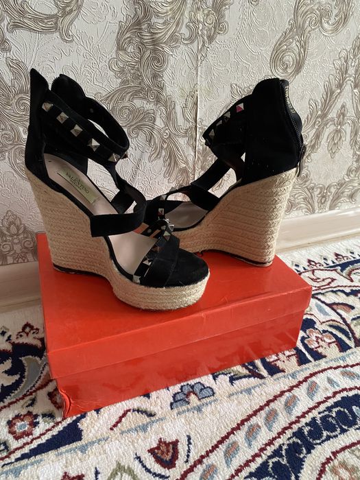 Обувь по символической цене