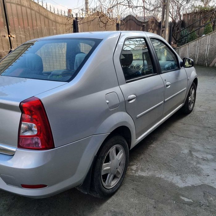 Dacia Logan 1.6 benzina 16v an 2012