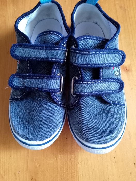 Боти , маратонки и пантофи за момче