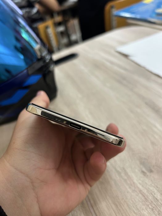 Vand iphone 17 air gold 256gb 100% baterie