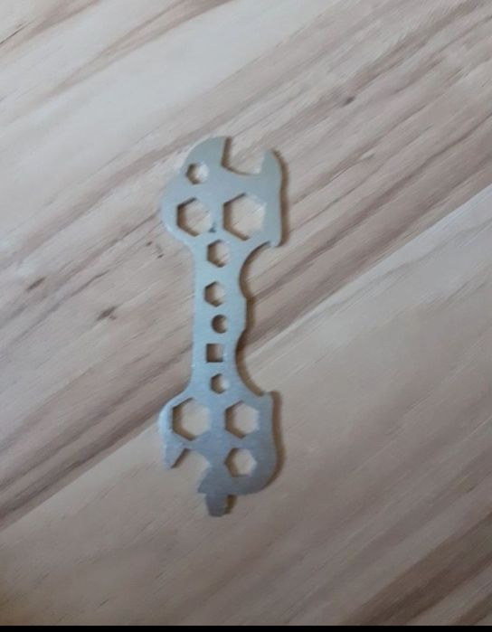 Cheie multifunctionala bicicleta noua multi functionala

Noua!!