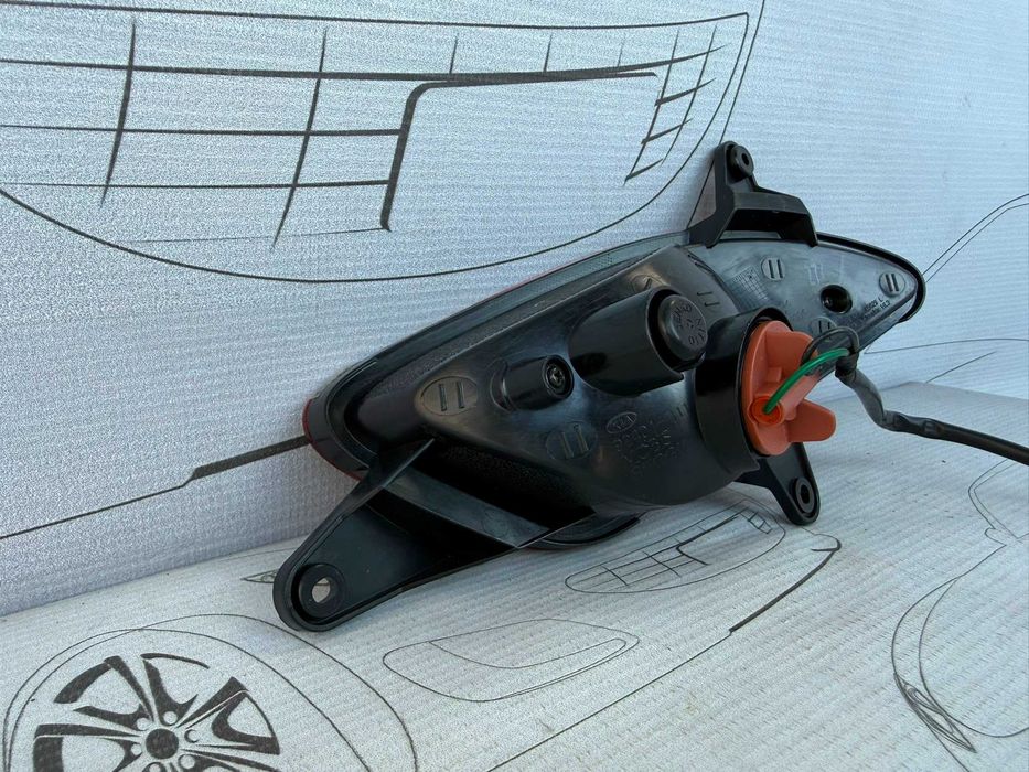 Lampă Ceață Bara Spate Stânga cu Cablaj Kia Ceed 1 2007 / 2006-2009 / Cod OEM 924011H1 (5C2)