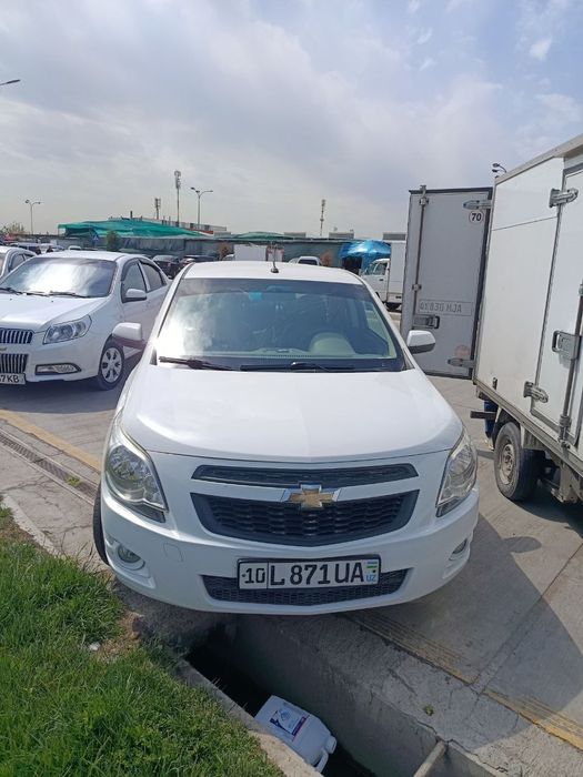 Кобальт ок рангли, сотилади, продаёт