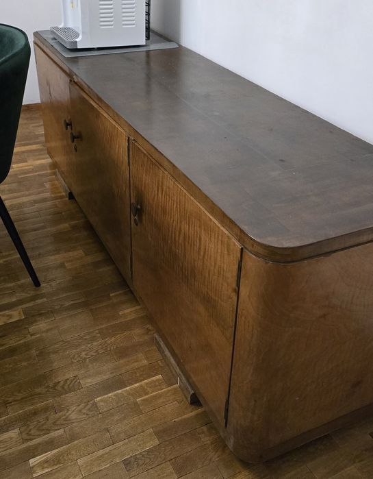 Бюфет от масивно дърво