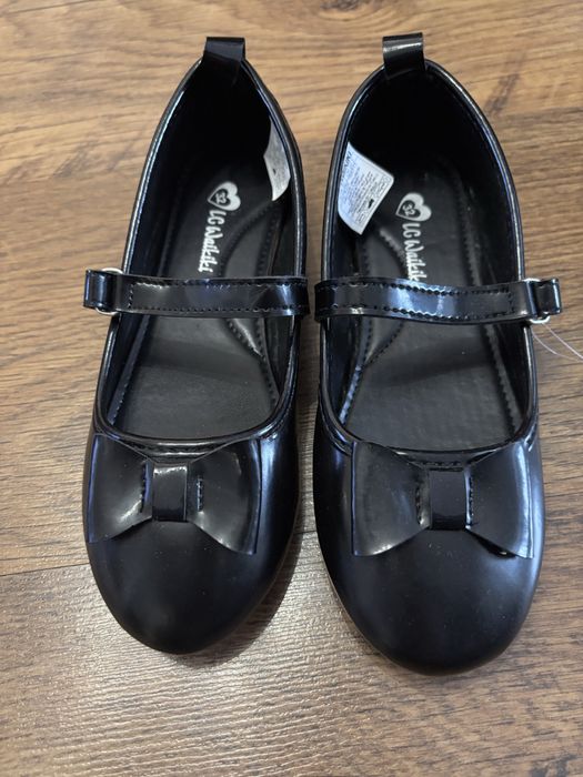 Детски пантофи номер 32 необувани