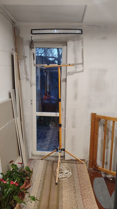 Продавам лед бар (инспекционна лампа))