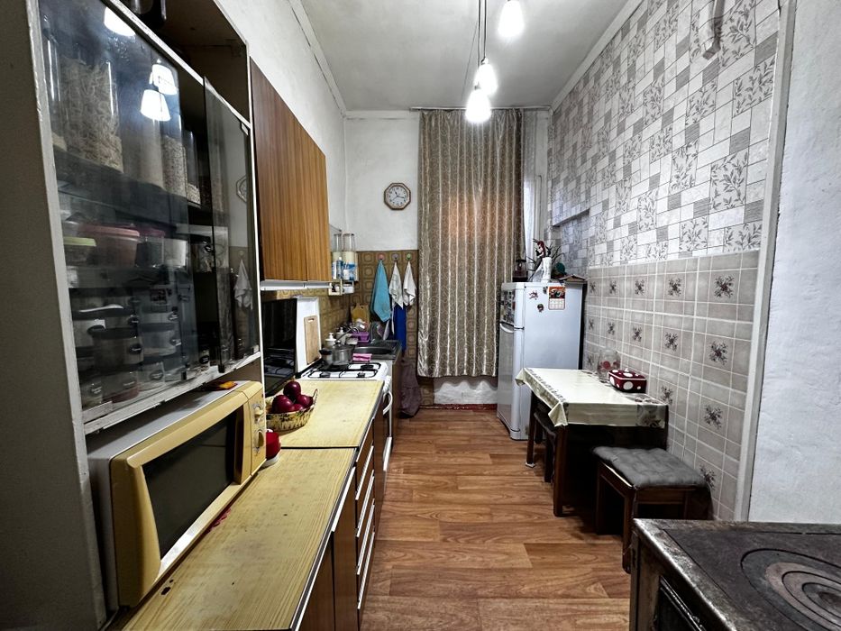 Продам квартиру в трехквартирном доме