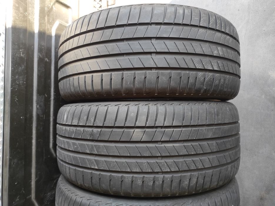 245/40/19 Bridgestone