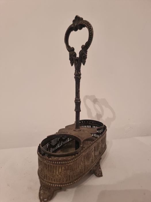 Suport metalic vintage cu mâner, decor clasic