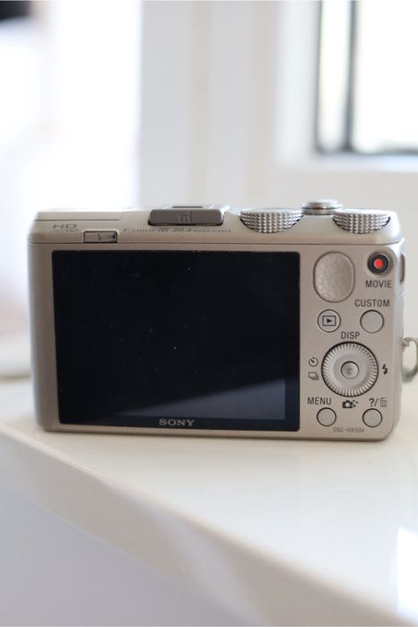 Sony Cyber-shot DSC-HX50V – 20.4MP | 30x Zoom | Wi-Fi | GPS | Full HD