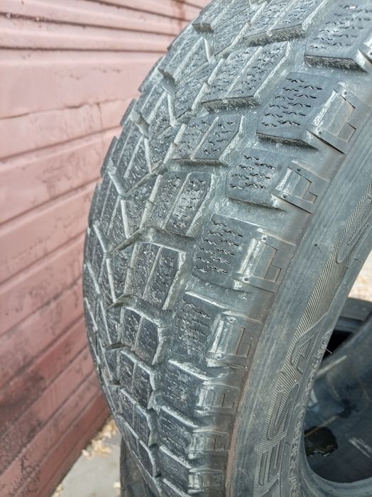 Шины 235/55R18 пять болонов