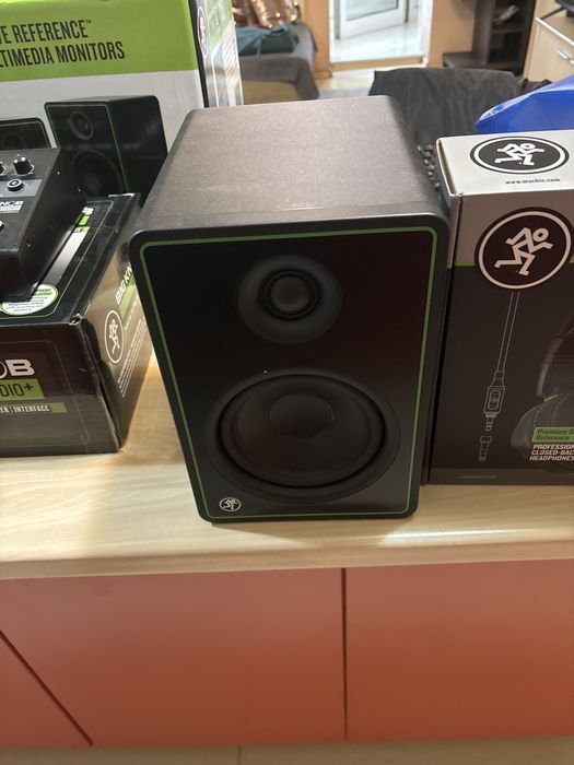 Bundle Mackie Studio plus boxe CR-5X  Casti MC-350