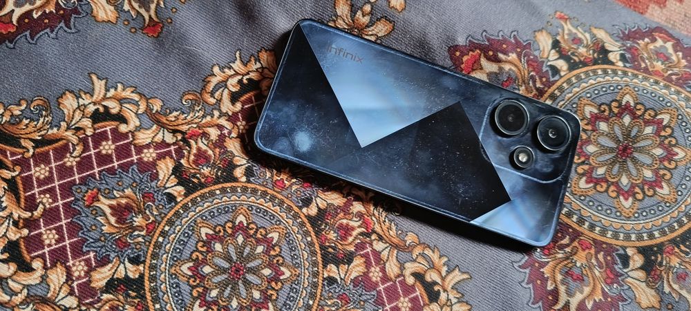 Infinix Hot 30 i