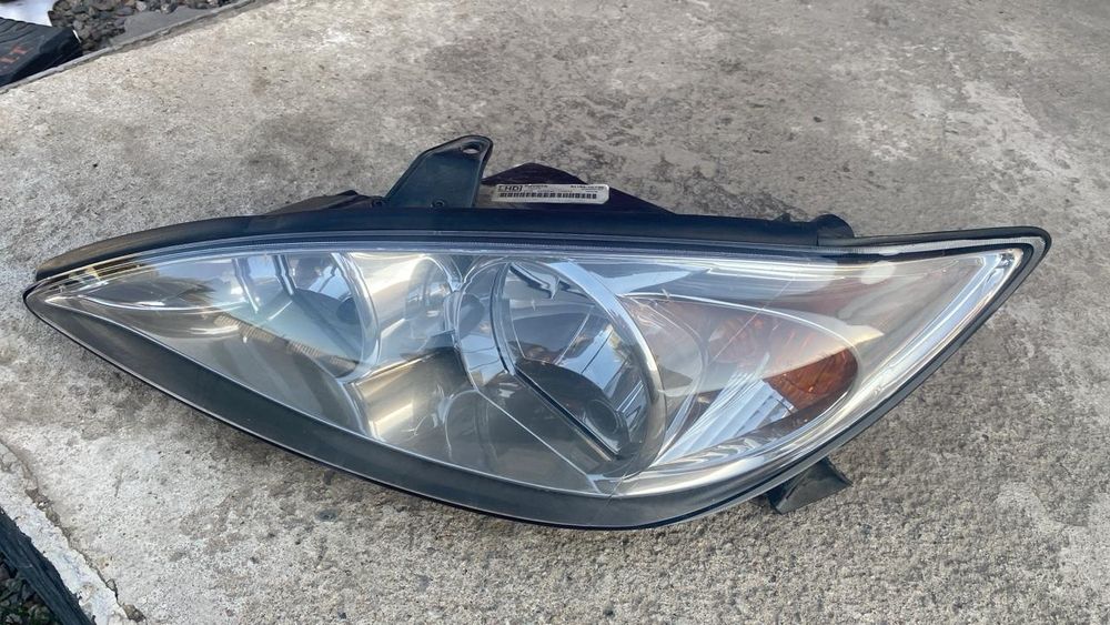 Фары тайота ,комплект