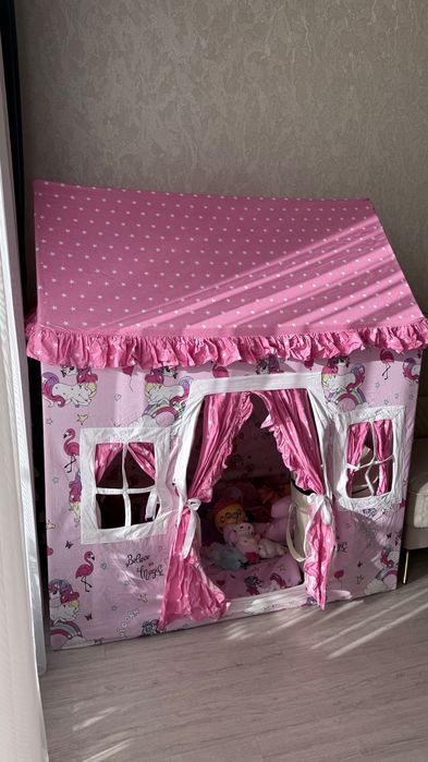 Продаётся детская игровая палатка-домик для девочки