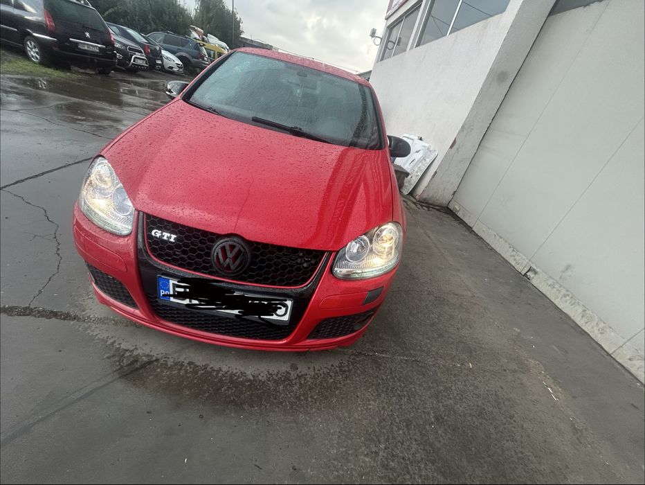 ….. Vand Golf 5 GTI …..