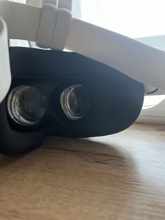 Meta Quest 3S 128 GB + докстанция