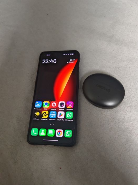 OnePlus 11 + OnePlus buds 4. 512гб. Срочная продажа