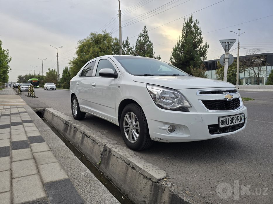 Продаётся автомобиль.