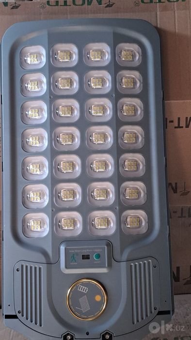 LED прожектор с сонечной панелю