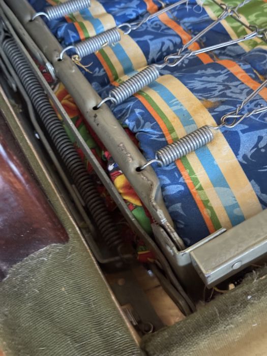 Диваны на дрова и металлолом