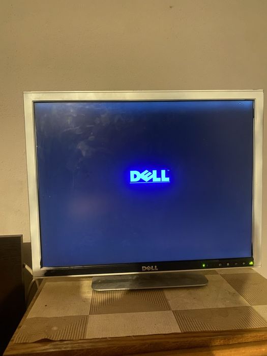 Vând monitor DELL