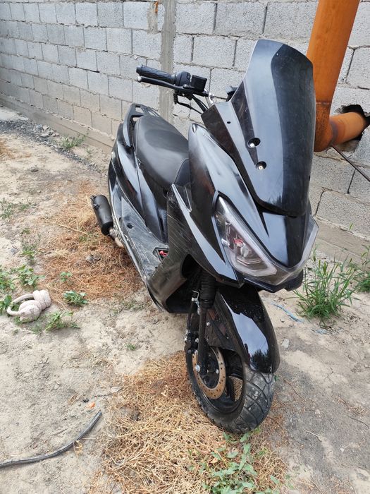 Продам скутер 125 кубов