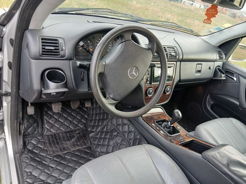 Vid Mercedes ML.2.7 manual