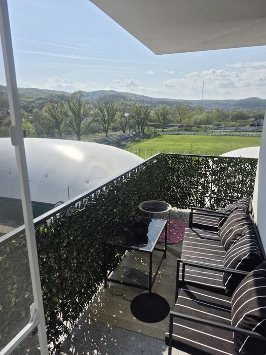 Inchiriez apartament 3 camere Rm Valcea