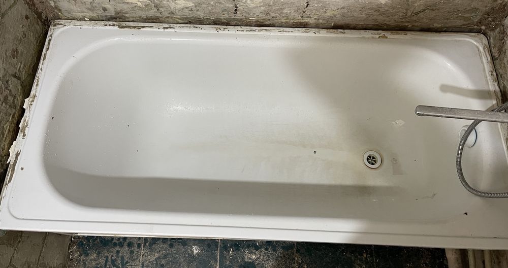 Продам межкомнатные двери, унитаз, ванна