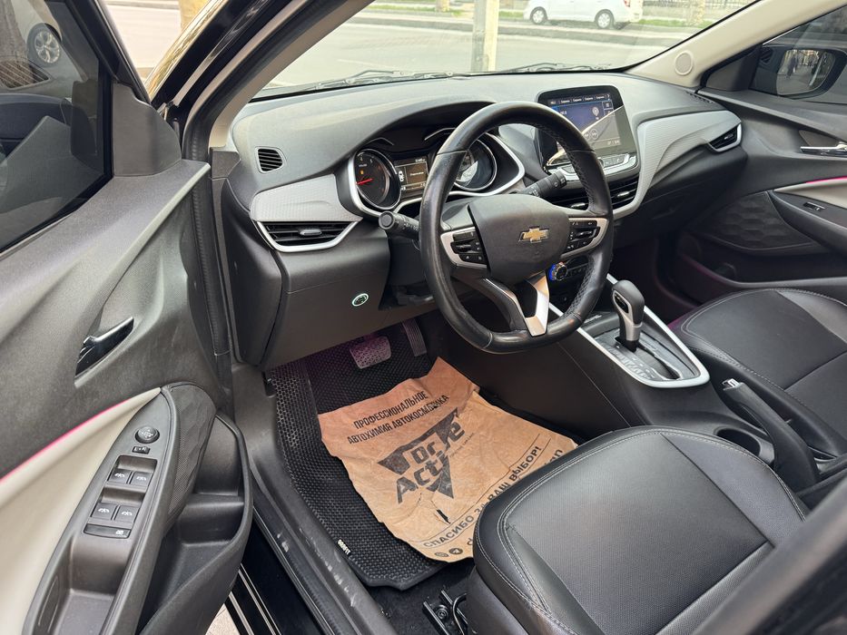 Продаёться оникс премиер плюс 2025 идеальном состояние установлен газ