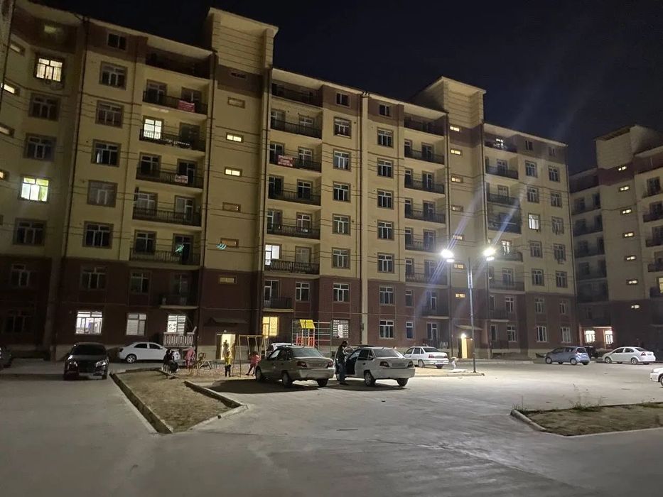 Яшнабад срочно продается квартира Новостройка коробка  2/4/8  58м2