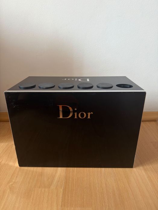 Cutie Dior recipient pentru fondurile de ten