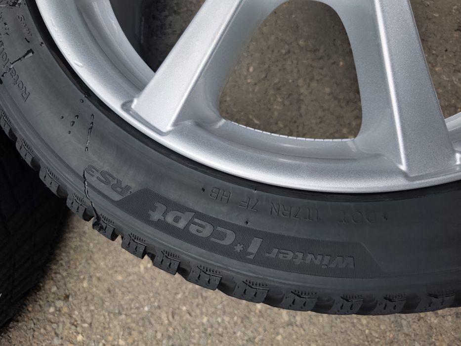 215/45/17" 4бр Hankook winter i sept rs3, dot2124,7mm