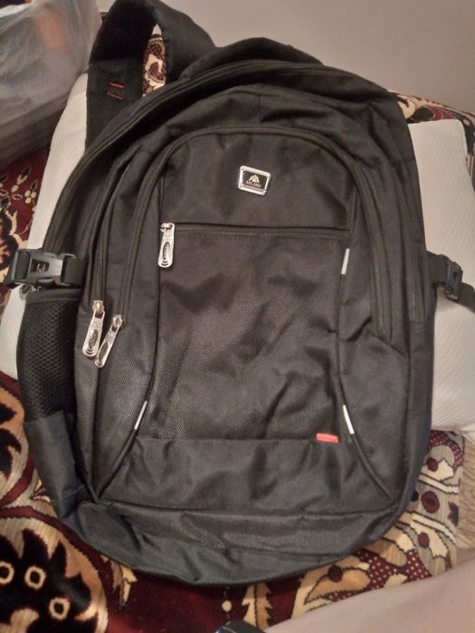 Продам рюкзаки..