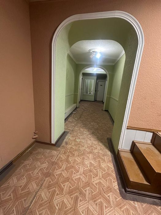 Алмазариски Район Квартира Арзон Нархга  Срочно Сотилади.