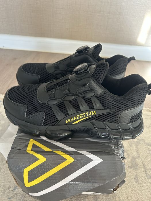 Новые Кроссовки на продажу