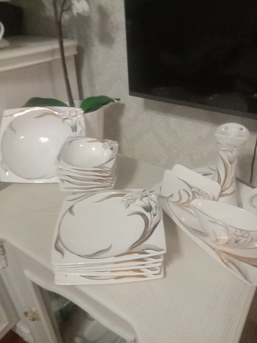 Продам    недорого   сервиз