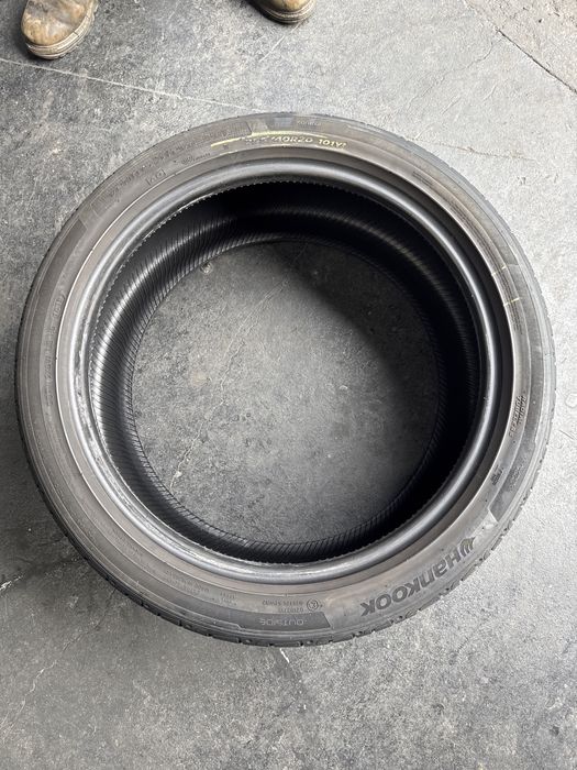 255/40/20 Hankook