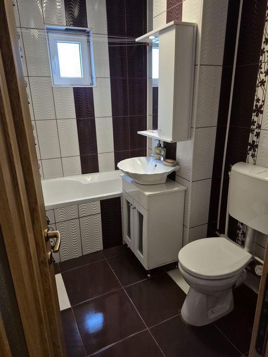 Ofer spre închiriere apartament 2 camere
