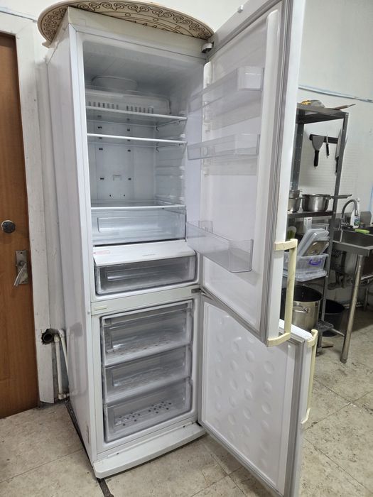 Продаётся холодильник Самсунг