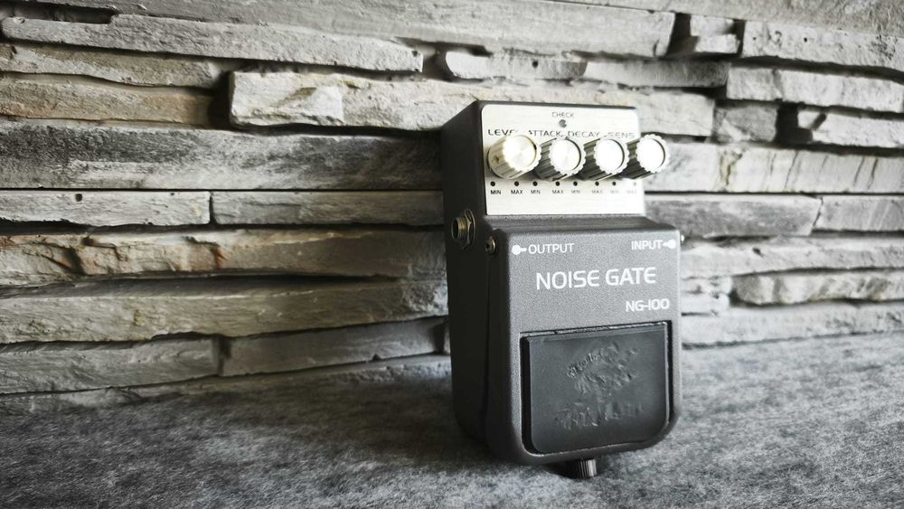 Pedala chitara electrica Harley Benton NG-100 Noise Gate – Noise Gate / Noise Suppressor | 4 Controale | 9V