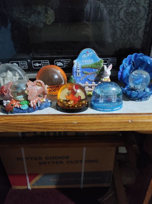 Сувениры разных стран.