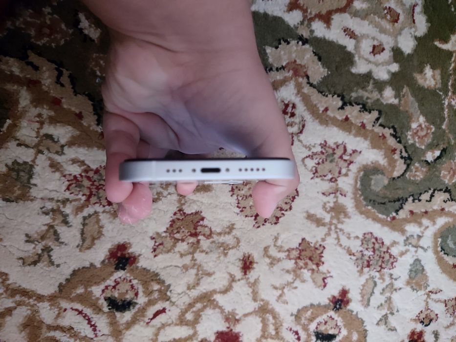 Продам iPhone 12