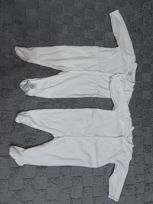 Pijamale tip salopetă