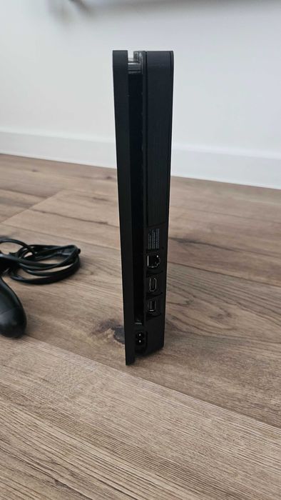Playstation 4 slim PS4