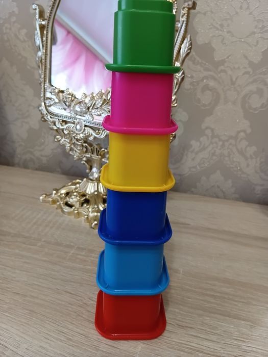 Продаетсядетская игрушка пирамидка.