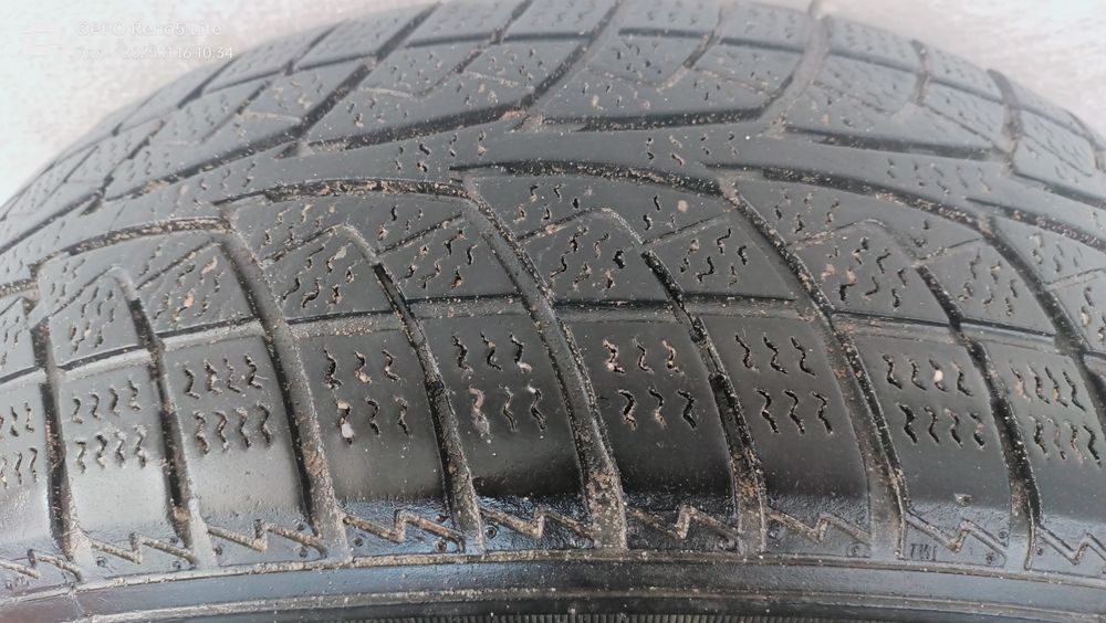 Продам шины б/у в хорошем состоянии