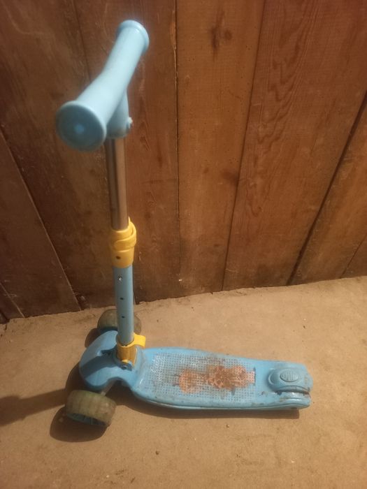 Продам  самокат детский