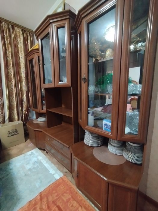 Сервант в отличном состоянии